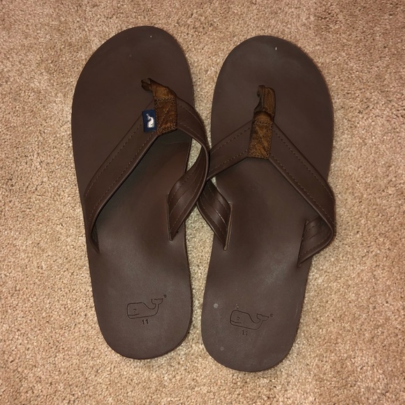 vineyard vines leather flip flops